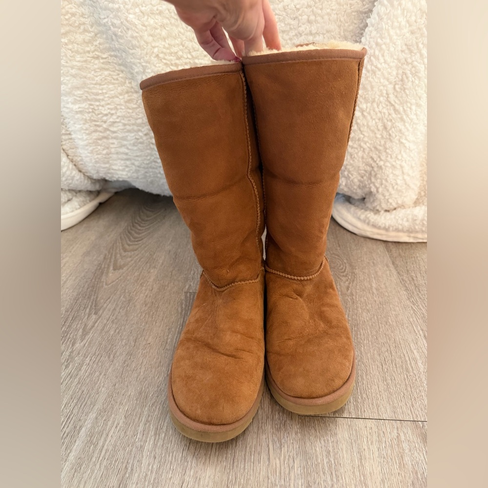 UGG Classic Tall Chestnut Sheepskin Suede Shearling Lined Boots Women’s Size 10 - Picture 2 of 9